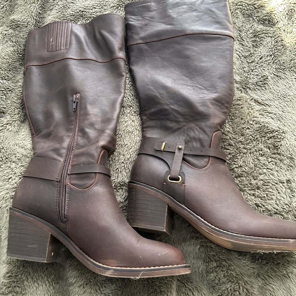 XOXO Dark Brown Heeled Boots